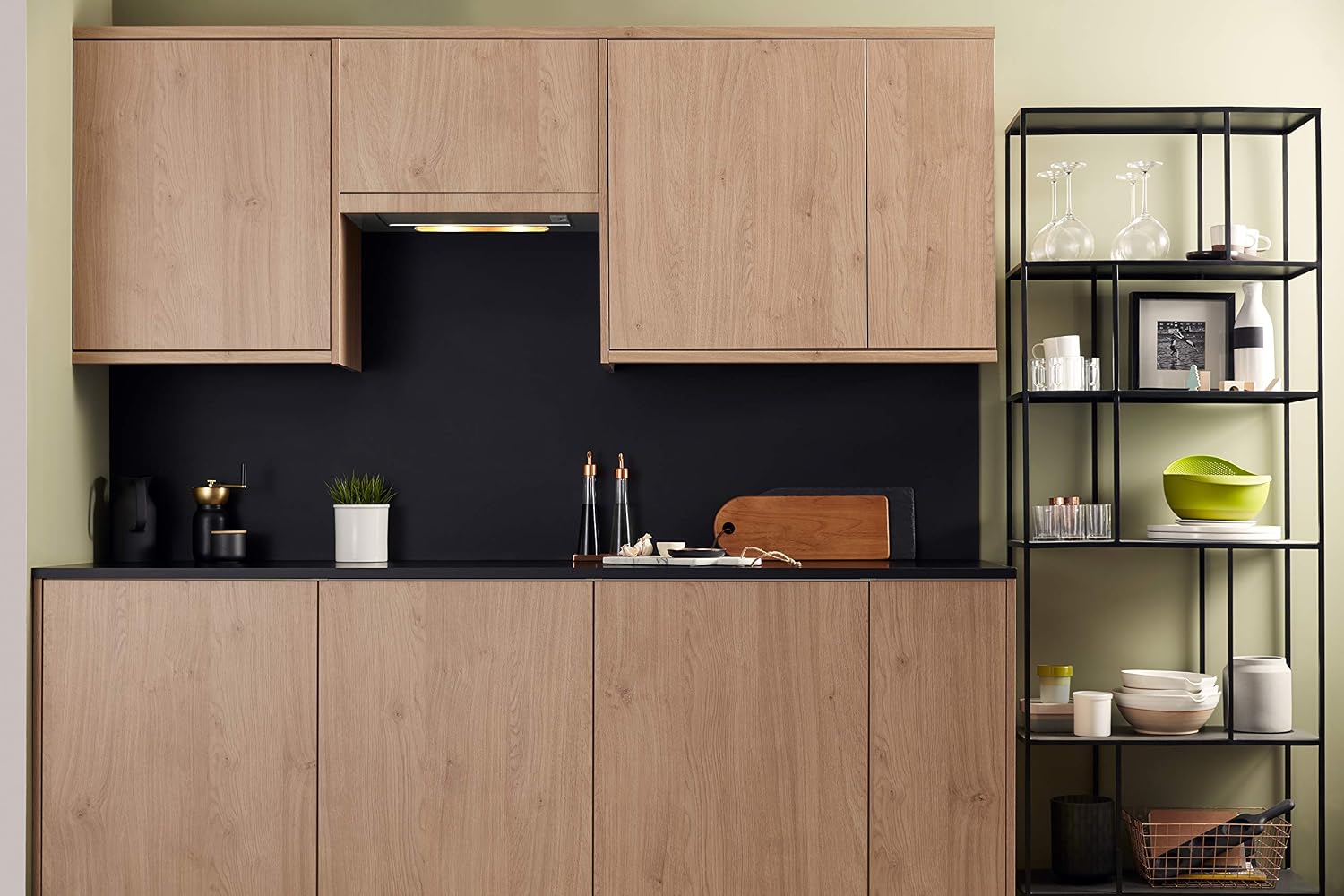 Bauknecht DBAH 65 LM X Hotte aspirante à écran plat / 60 cm/convient pour le fonctionnement en évacuation et en recyclage / 85,8 kWh/LED / 3 niveaux de puissance/classe d'efficacité énergétique Leistung 180W