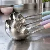 Louches en inox et plans de travail en acier inoxydable : le duo discret qui structure une cuisine professionnelle