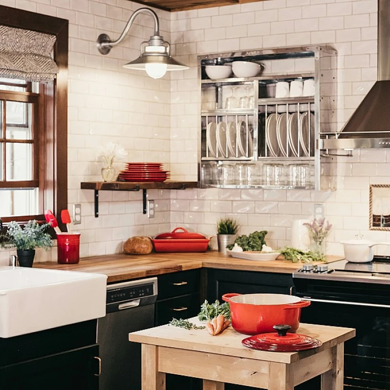 Optimisez votre espace avec des portes de placard pour cuisine