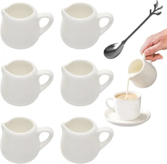 Lot de 6 Mini Pot à Lait en Porcelaine Blanc 50 ml, Pichet Céramique Lait, Petits Pots à Sauce Blancs avec Cuillère pour Lait, Café, Sauce, Crème, Pichet et Serveur de Sirop avec poignée