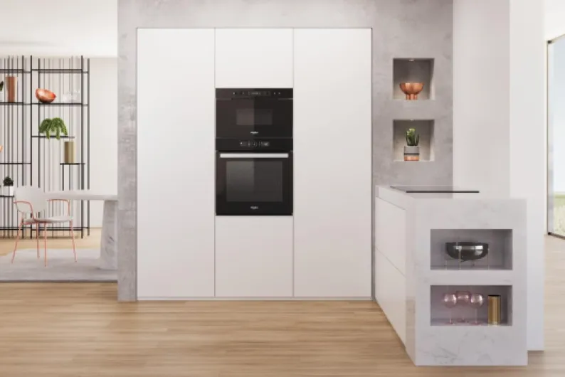 Four encastrable pyrolyse Whirlpool AKZ96290NB - Four multifonction Chaleur tournante ou pulsée / 73 litres / Classe A+ / Noir / Porte froide (4 vitres)