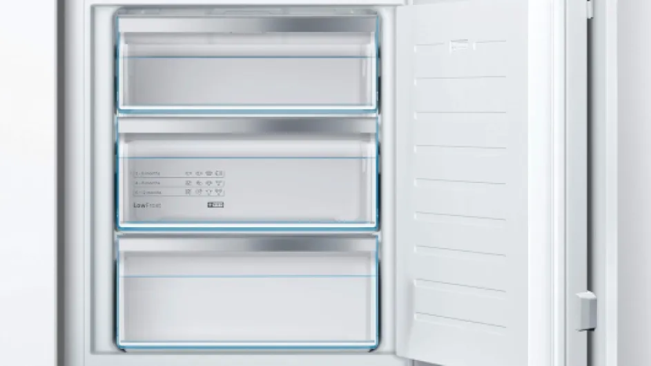 GIV11ADC0 Série 6 Intégré 95 kWh Année 70 L LowFrost FreshSense 72 x 56