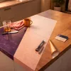 Rénover son plan de travail sans tout casser : résine, covering et film adhésif