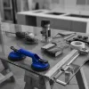 Plan de travail en verre : comment personnaliser un design sur mesure pour votre cuisine
