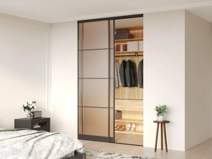 Vente-unique - Portes de Placard coulissantes en Acier - Noir et Verre trempé dépoli - H250 x L150 cm - ATERMA