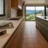Comment choisir un cuisiniste à Meylan pour un plan de travail de cuisine parfaitement posé